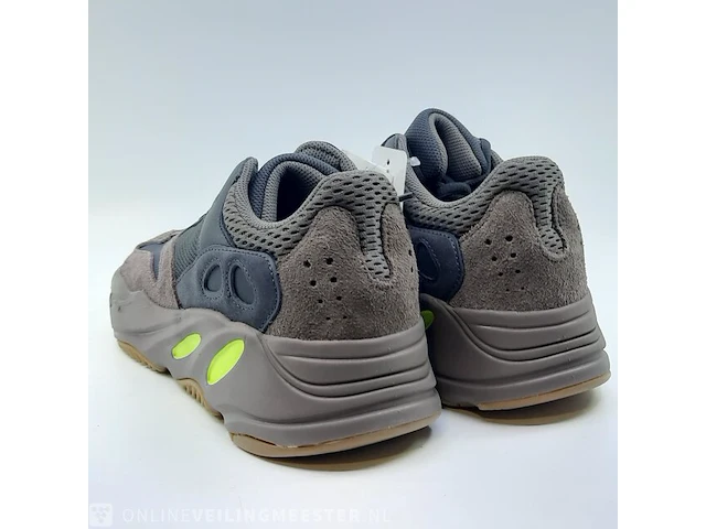 Paar sneakers, maat 42 adidas, yeezy boost 700 ee9614 - afbeelding 6 van  9