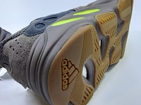 Paar sneakers, maat 42 adidas, yeezy boost 700 ee9614 - afbeelding 7 van  9