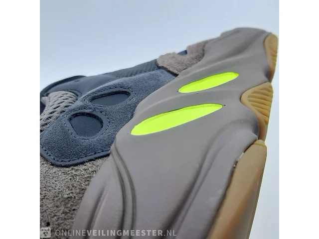 Paar sneakers, maat 42 adidas, yeezy boost 700 ee9614 - afbeelding 8 van  9