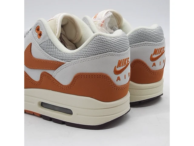 Paar sneakers, maat 42, nike, air max one dh1348-001 - afbeelding 7 van  10