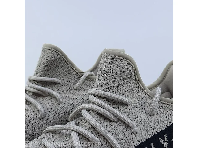 Paar sneakers, maat 43 1/3 adidas, yeezy boost 350 v2 - afbeelding 5 van  10