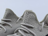Paar sneakers, maat 43 1/3 adidas, yeezy boost 350 v2 - afbeelding 5 van  10