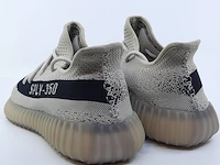 Paar sneakers, maat 43 1/3 adidas, yeezy boost 350 v2 - afbeelding 7 van  10