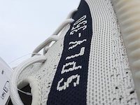 Paar sneakers, maat 43 1/3 adidas, yeezy boost 350 v2 - afbeelding 9 van  10