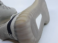 Paar sneakers, maat 43 1/3 adidas, yeezy boost 350 v2 - afbeelding 10 van  10