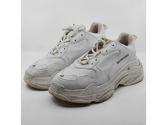 Paar sneakers, maat 43, balenciaga, triple s - afbeelding 1 van  10