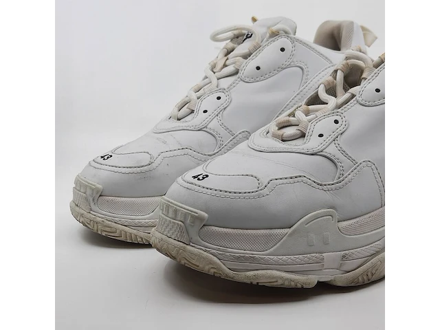Paar sneakers, maat 43, balenciaga, triple s - afbeelding 3 van  10