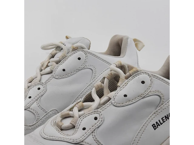 Paar sneakers, maat 43, balenciaga, triple s - afbeelding 5 van  10