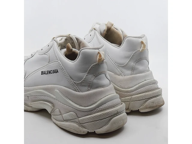 Paar sneakers, maat 43, balenciaga, triple s - afbeelding 7 van  10