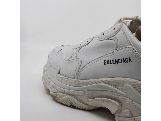 Paar sneakers, maat 43, balenciaga, triple s - afbeelding 8 van  10