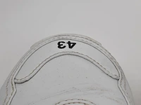 Paar sneakers, maat 43, balenciaga, triple s - afbeelding 9 van  10