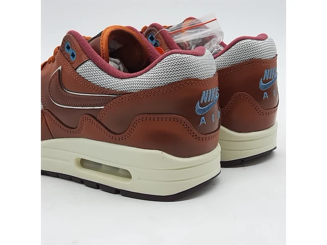 Paar sneakers, maat 43, nike, air max 1 do9549-200 - afbeelding 7 van  10