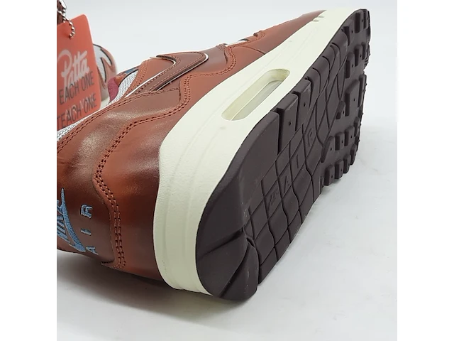 Paar sneakers, maat 43, nike, air max 1 do9549-200 - afbeelding 10 van  10