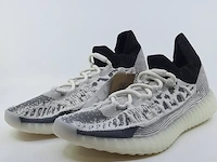 Paar sneakers, maat 44 2/3 adidas, yeezy 350 v2 cmpct - afbeelding 1 van  10