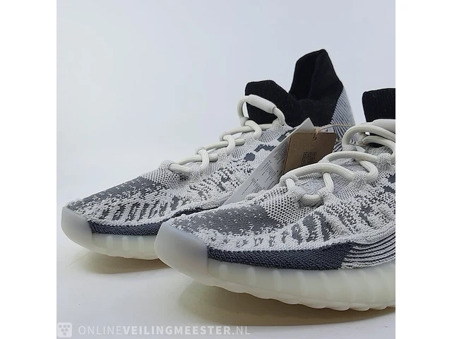 Paar sneakers, maat 44 2/3 adidas, yeezy 350 v2 cmpct - afbeelding 3 van  10