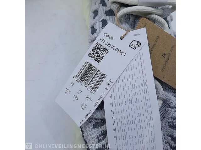 Paar sneakers, maat 44 2/3 adidas, yeezy 350 v2 cmpct - afbeelding 7 van  10