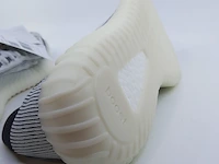 Paar sneakers, maat 44 2/3 adidas, yeezy 350 v2 cmpct - afbeelding 10 van  10