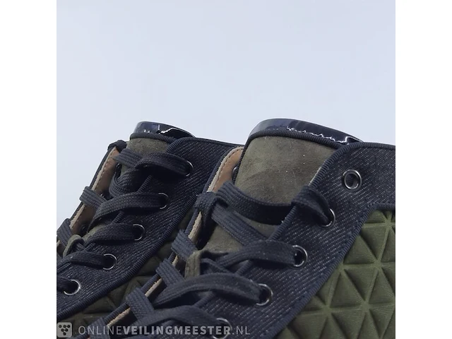 Paar sneakers, maat 44 christian louboutin, high top sneaker - afbeelding 5 van  10
