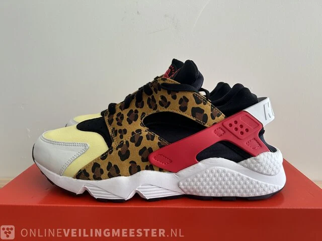 Paar sneakers maat 44 nike, air huarache snkrs day - afbeelding 1 van  5