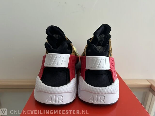 Paar sneakers maat 44 nike, air huarache snkrs day - afbeelding 2 van  5