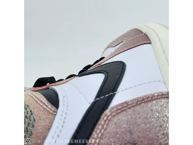 Paar sneakers, maat 44 nike, air jordan 1 retro high og sp da2728-100 - afbeelding 2 van  29
