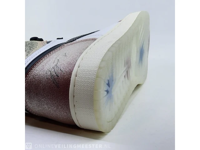 Paar sneakers, maat 44 nike, air jordan 1 retro high og sp da2728-100 - afbeelding 5 van  29