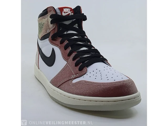 Paar sneakers, maat 44 nike, air jordan 1 retro high og sp da2728-100 - afbeelding 7 van  29
