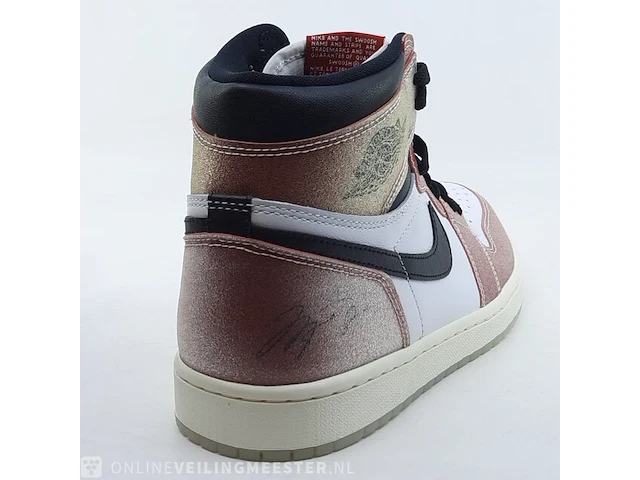 Paar sneakers, maat 44 nike, air jordan 1 retro high og sp da2728-100 - afbeelding 8 van  29