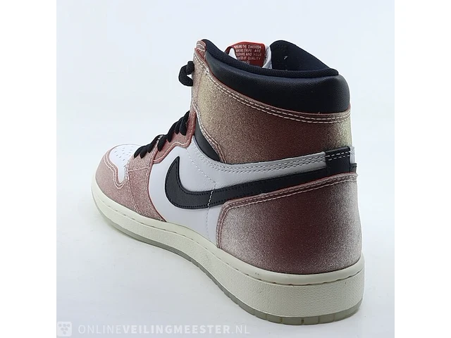 Paar sneakers, maat 44 nike, air jordan 1 retro high og sp da2728-100 - afbeelding 9 van  29