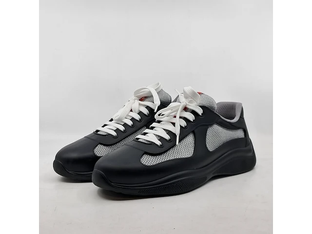 Paar sneakers, maat 44, prada - afbeelding 1 van  8