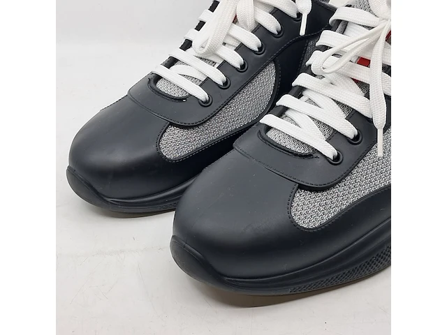 Paar sneakers, maat 44, prada - afbeelding 2 van  8