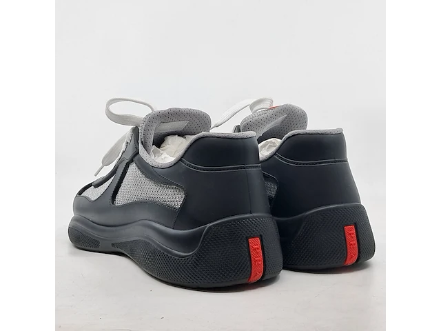Paar sneakers, maat 44, prada - afbeelding 3 van  8