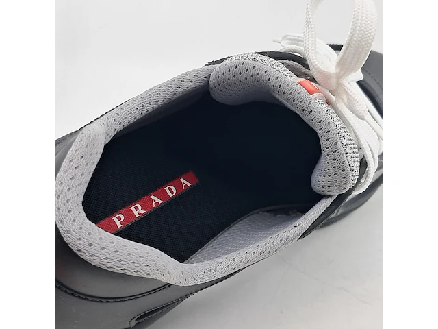 Paar sneakers, maat 44, prada - afbeelding 6 van  8