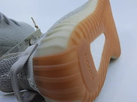 Paar sneakers, maat 45 1/3 adidas, yeezy boost 350 v2 f99710 - afbeelding 2 van  11