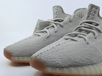 Paar sneakers, maat 45 1/3 adidas, yeezy boost 350 v2 f99710 - afbeelding 4 van  11