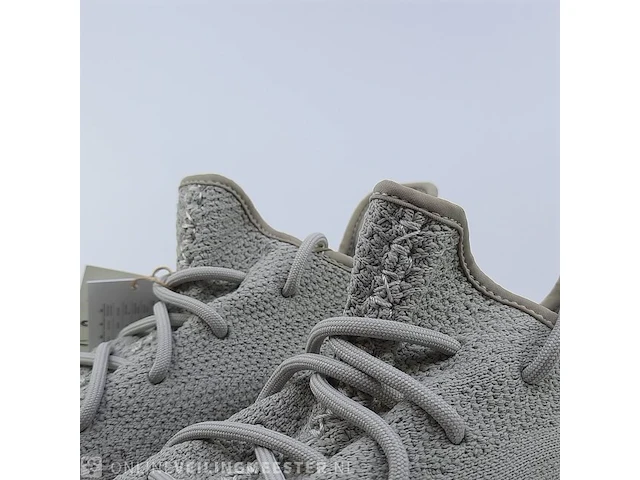 Paar sneakers, maat 45 1/3 adidas, yeezy boost 350 v2 f99710 - afbeelding 6 van  11
