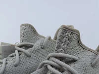 Paar sneakers, maat 45 1/3 adidas, yeezy boost 350 v2 f99710 - afbeelding 6 van  11