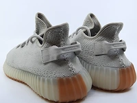 Paar sneakers, maat 45 1/3 adidas, yeezy boost 350 v2 f99710 - afbeelding 8 van  11