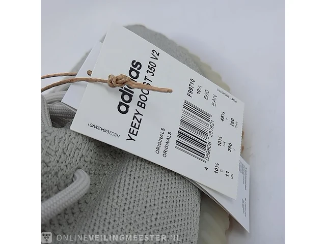 Paar sneakers, maat 45 1/3 adidas, yeezy boost 350 v2 f99710 - afbeelding 9 van  11