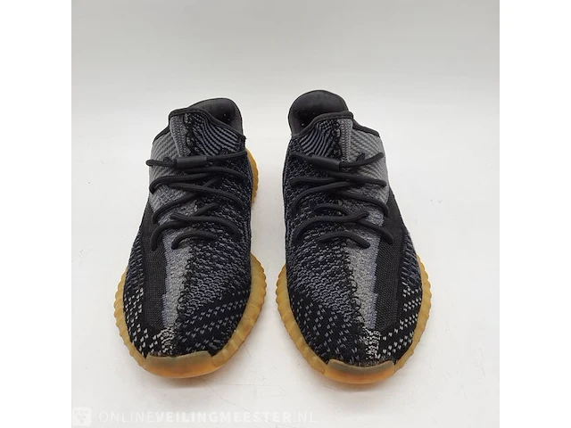 Paar sneakers, maat 45 1/3 adidas, yeezy boost fz5000 - afbeelding 2 van  8