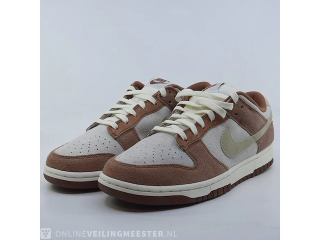 Paar sneakers, maat 45 nike, dunk low retro prm - dd1390-100 - afbeelding 1 van  10