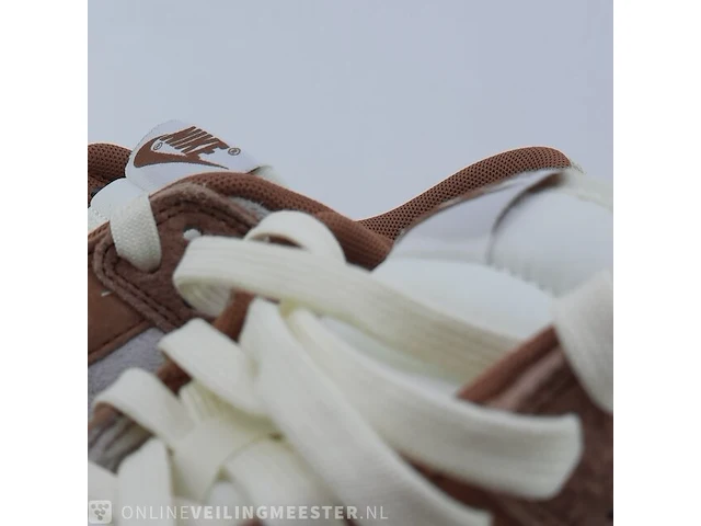 Paar sneakers, maat 45 nike, dunk low retro prm - dd1390-100 - afbeelding 5 van  10