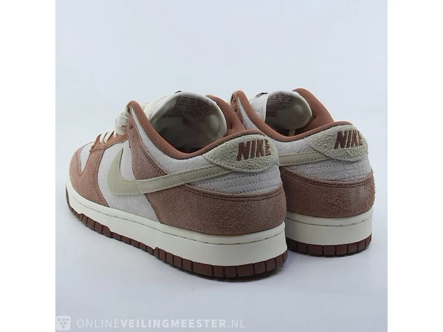 Paar sneakers, maat 45 nike, dunk low retro prm - dd1390-100 - afbeelding 7 van  10