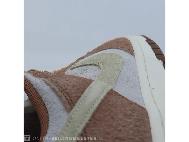 Paar sneakers, maat 45 nike, dunk low retro prm - dd1390-100 - afbeelding 9 van  10