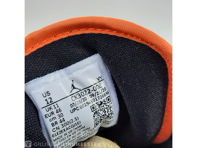 Paar sneakers, maat 46 nike, air jordan 1 low se - afbeelding 8 van  10