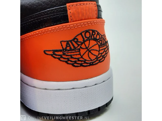 Paar sneakers, maat 46 nike, air jordan 1 low se - afbeelding 9 van  10