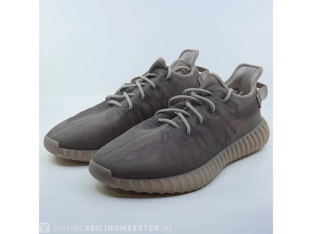 Paar sneakers, maat 47 1/3 adidas, yeezy boost 350 v2 gw2871 - afbeelding 1 van  11