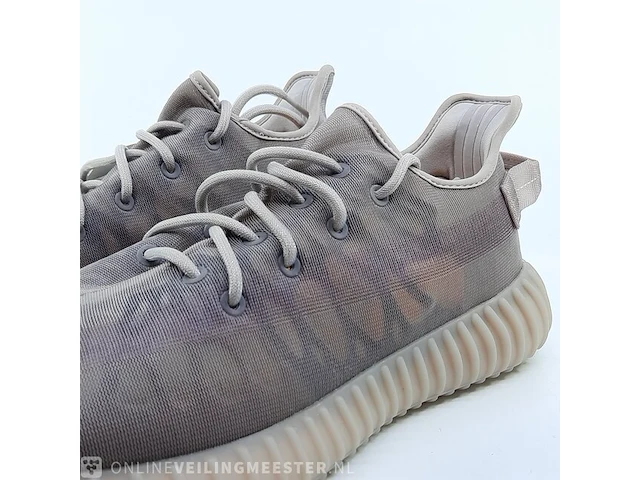 Paar sneakers, maat 47 1/3 adidas, yeezy boost 350 v2 gw2871 - afbeelding 5 van  11