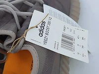 Paar sneakers, maat 47 1/3 adidas, yeezy boost 350 v2 gw2871 - afbeelding 10 van  11