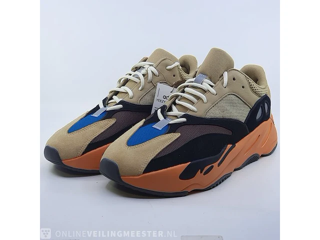 Paar sneakers, maat 48 2/3 adidas, yeezy boost 700 - afbeelding 1 van  9